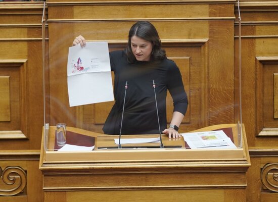 Νίκη Κεραμέως στην Ολομέλεια της Βουλής: «Αυτονομία σχολείων, αξιολόγηση εκπαιδευτικών, υποστήριξη εκπαιδευτικής κοινότητας – οι τρεις πυλώνες του νέου αναβαθμισμένου σχολείου»